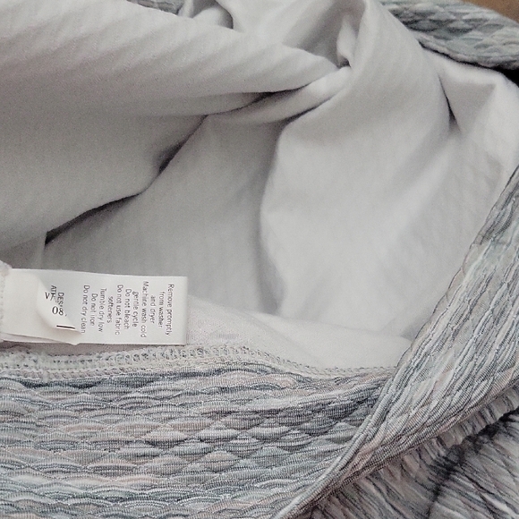 Athleta Gray and White Long Sleeve Top - Picture 10 of 10